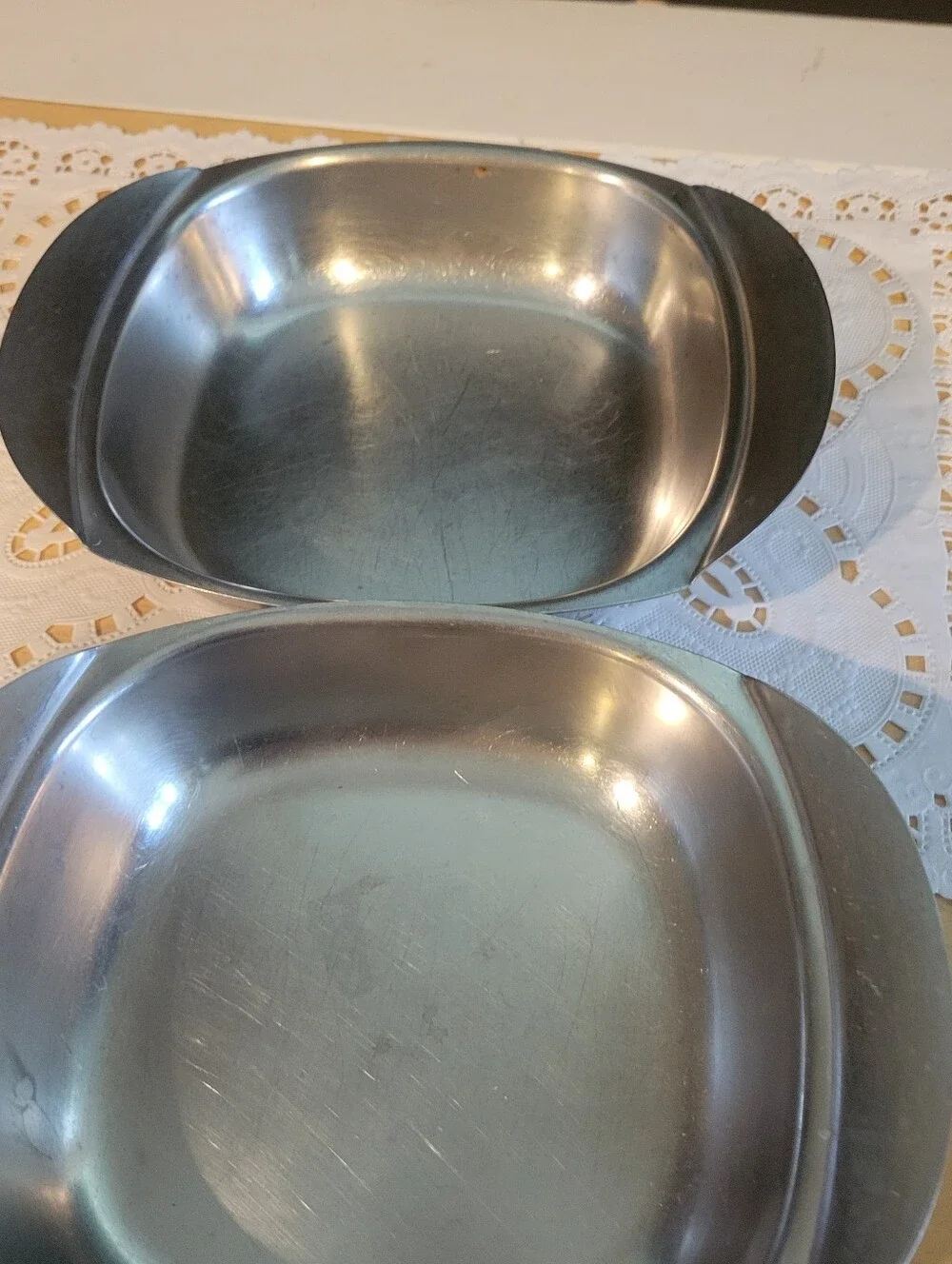Cultura 18-8 Stainless Steel Rectangle Cafeteria Trays (Set of 2) - 8.5